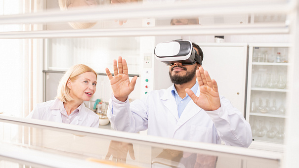 Студенты Сеченовского университета будут изучать фармацевтическую технологию в виртуальной реальности 